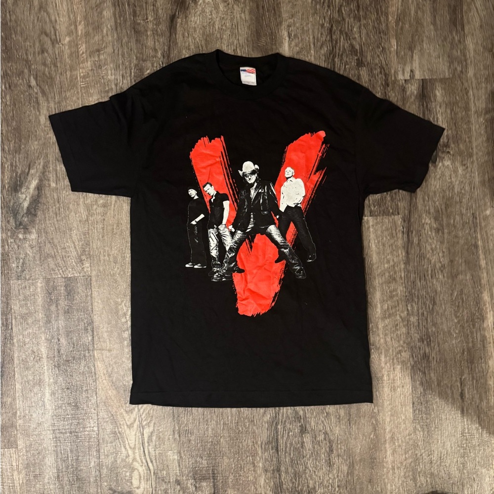 Vintage Y2K 2005 U2 Vertigo world tour tee